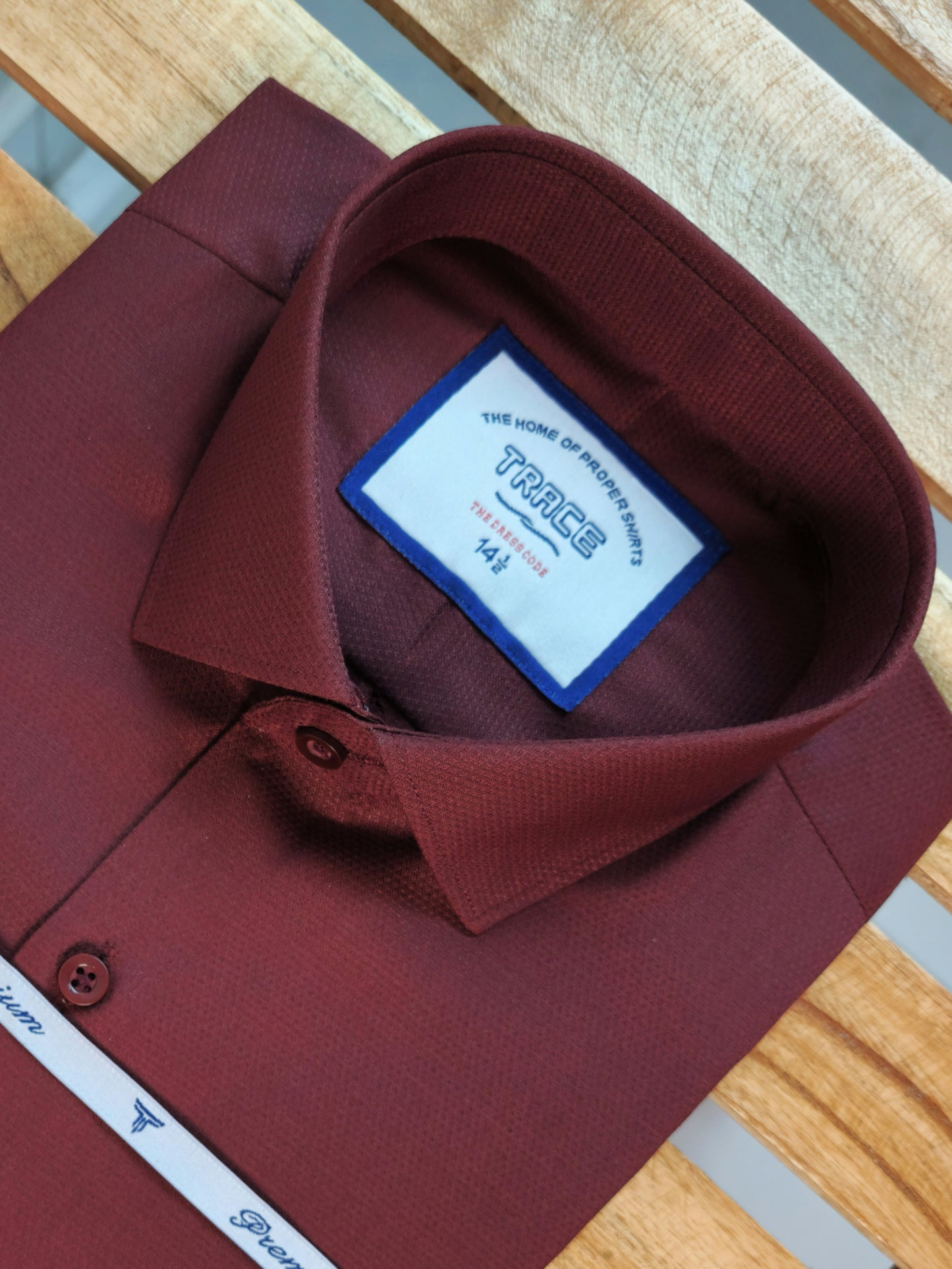 TEXTURE MAROON